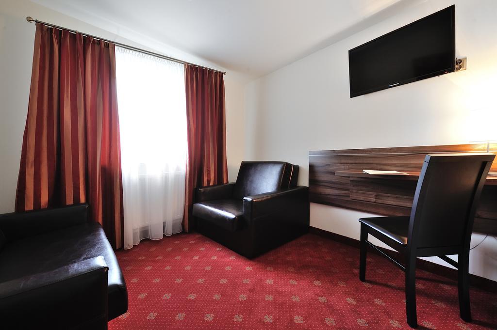 Hotel Centrum Σοσνόβιετς Δωμάτιο φωτογραφία